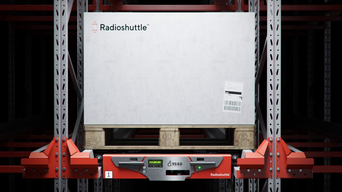 Shuttle with pallet in structure
